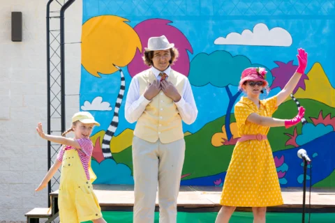 twl-seussicaljr_0102