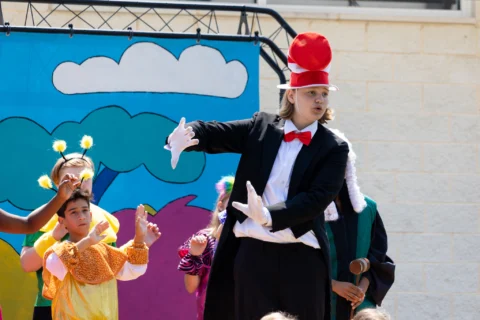 twl-seussicaljr_0324